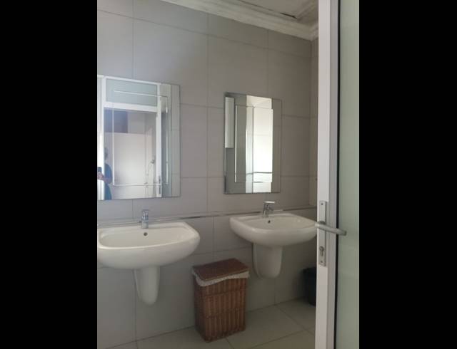 2 BEDROOM PENTHOUSE TO LET IN UMHLANGA RIDGE